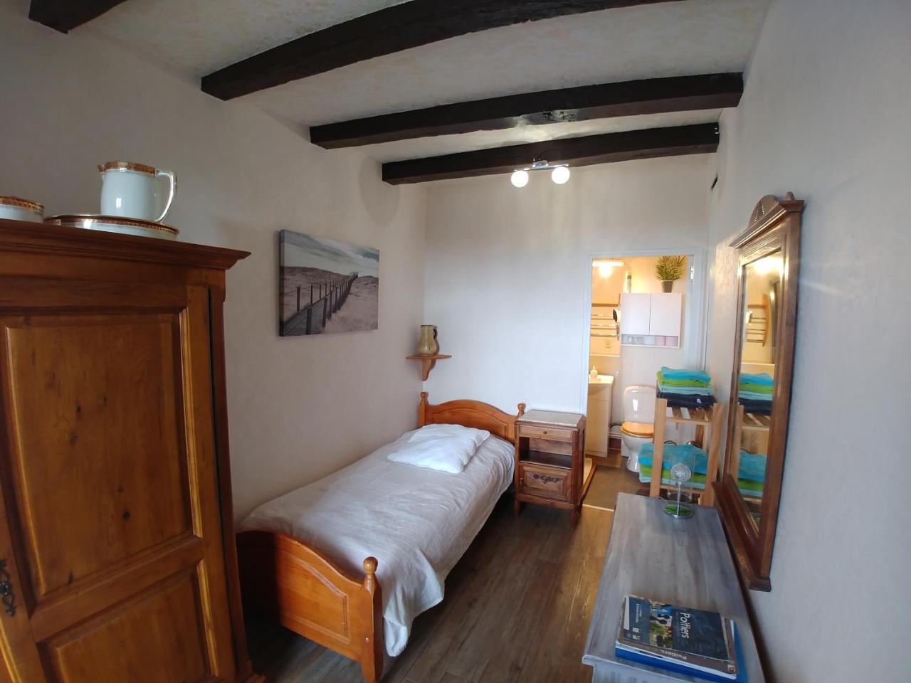 Manoir Le Cristal Futuroscope -20 Poucent Sur Les Nuitees Et -30 Pourcent Sur Le Futuroscpe ! Bed & Breakfast Beaumont  Ngoại thất bức ảnh